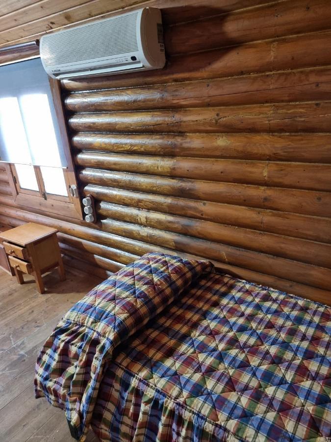 Camping Fuente De Piedra Dış mekan fotoğraf