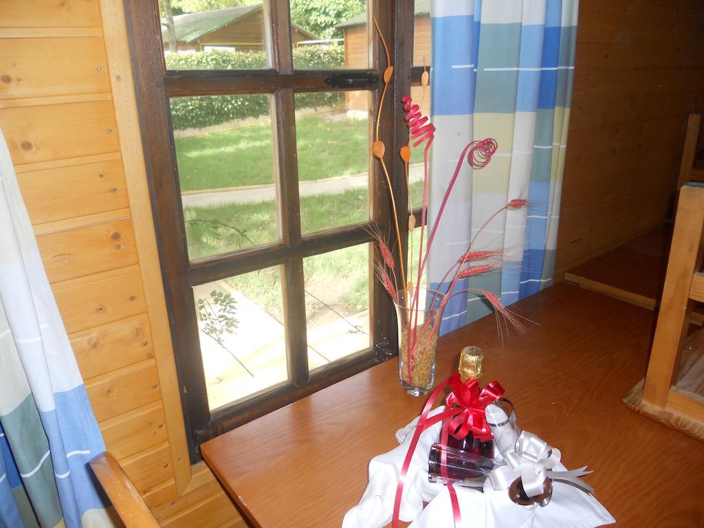 Camping Fuente De Piedra Dış mekan fotoğraf