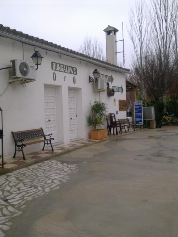 Camping Fuente De Piedra Dış mekan fotoğraf