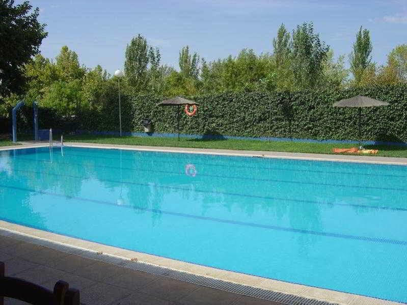 Camping Fuente De Piedra Dış mekan fotoğraf