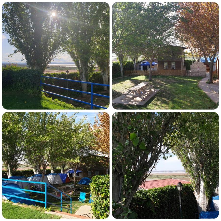 Camping Fuente De Piedra Dış mekan fotoğraf